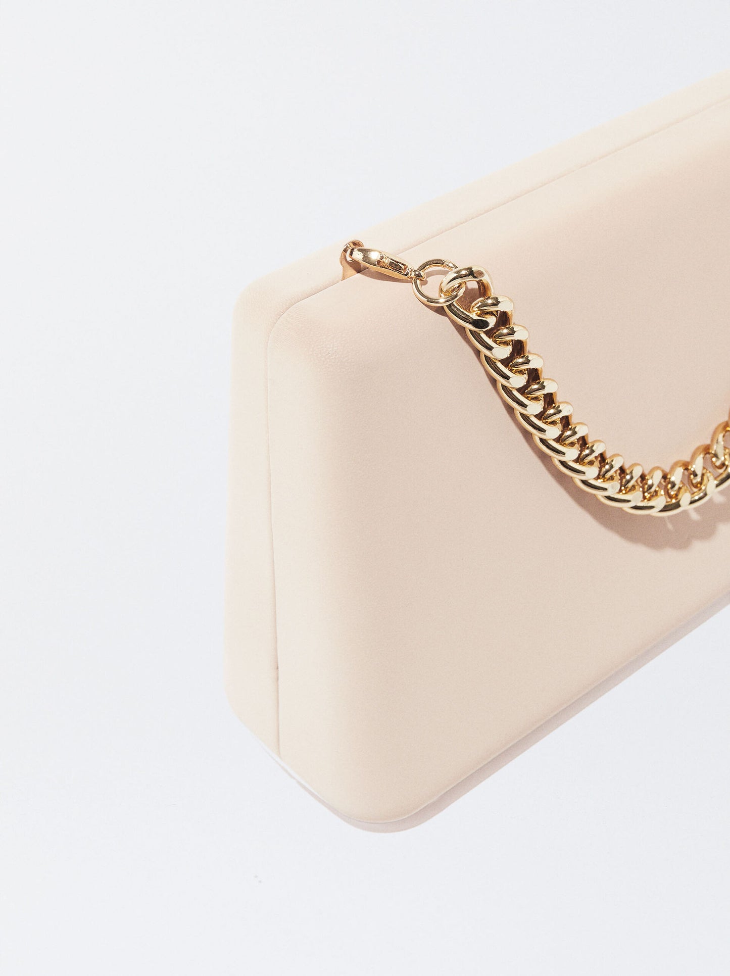PARTY CLUTCH WITH CHAIN HANDLE