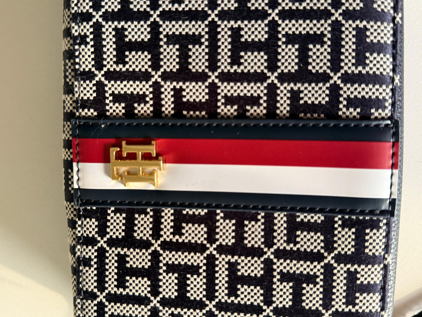 Tommy Hilfiger Crossbody Bag