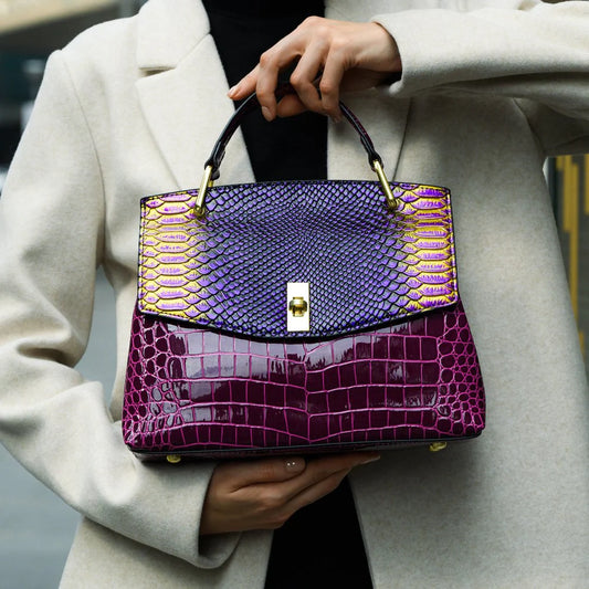 VERSATILE ATMOSPHERIC SHOULDER BAG